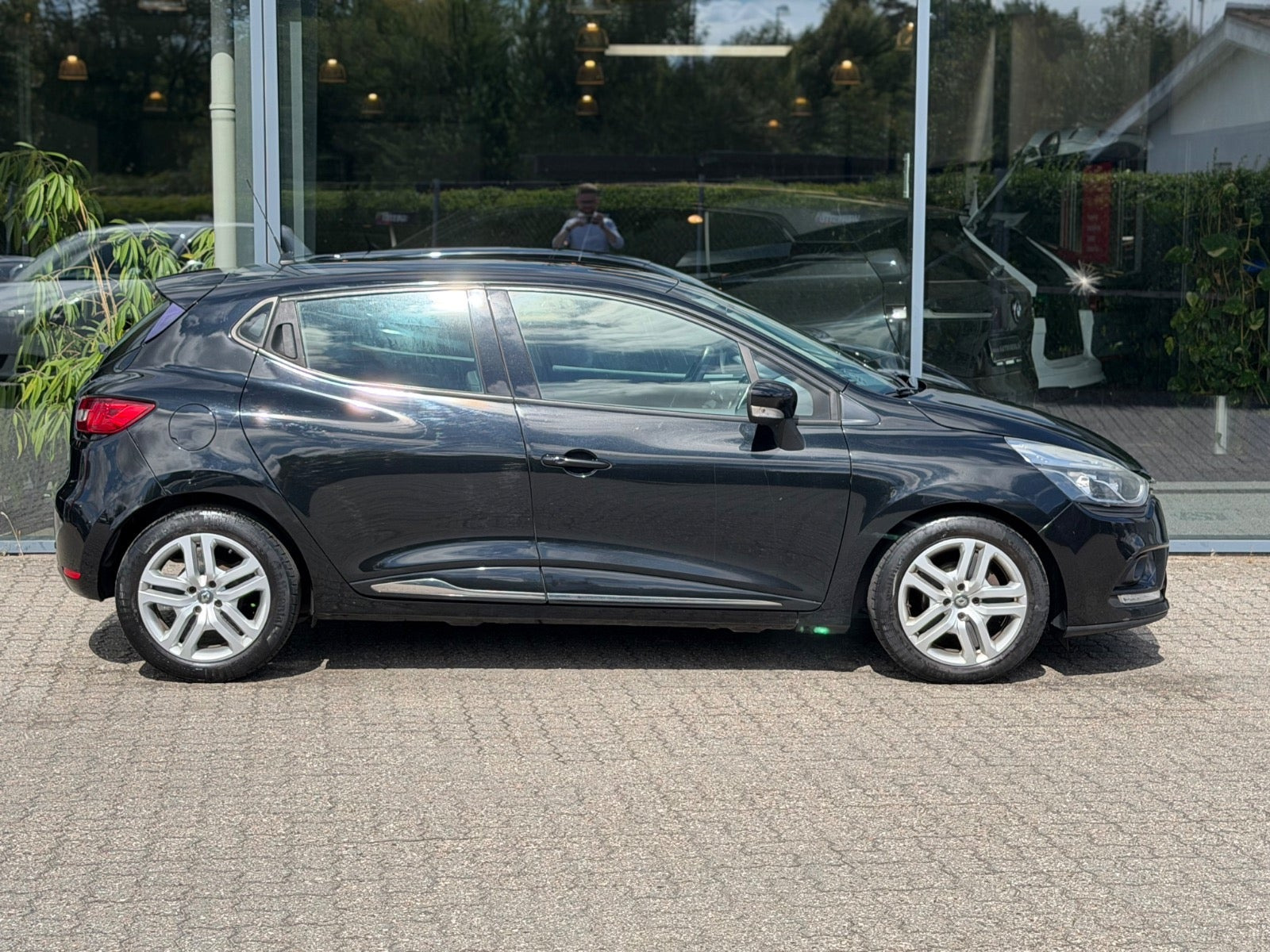 Sort Renault Clio IV fra 2016