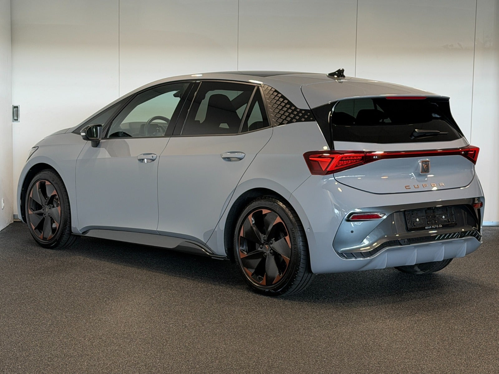 Grå Cupra Born fra 2024
