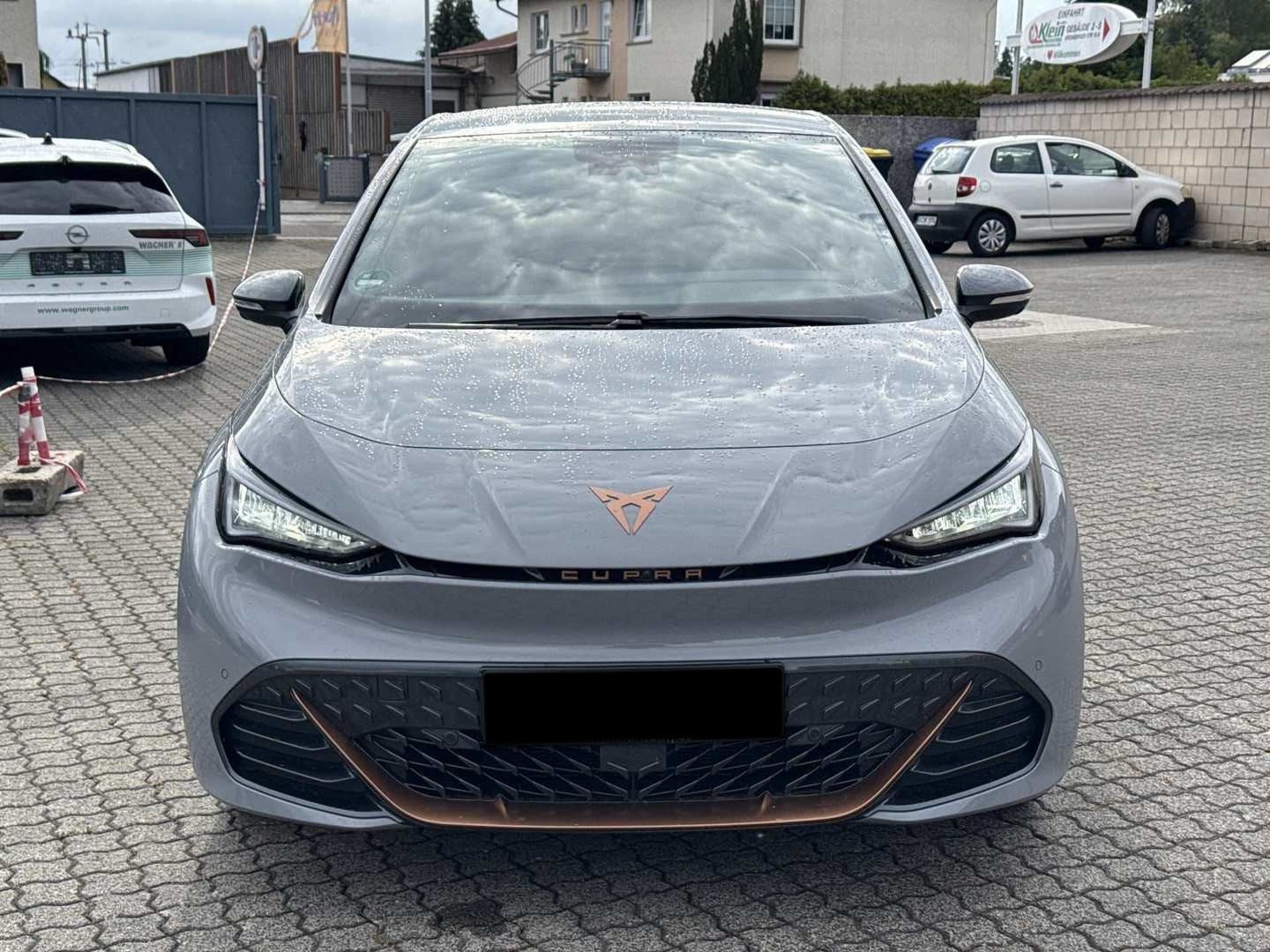 Grå Cupra Born fra 2023