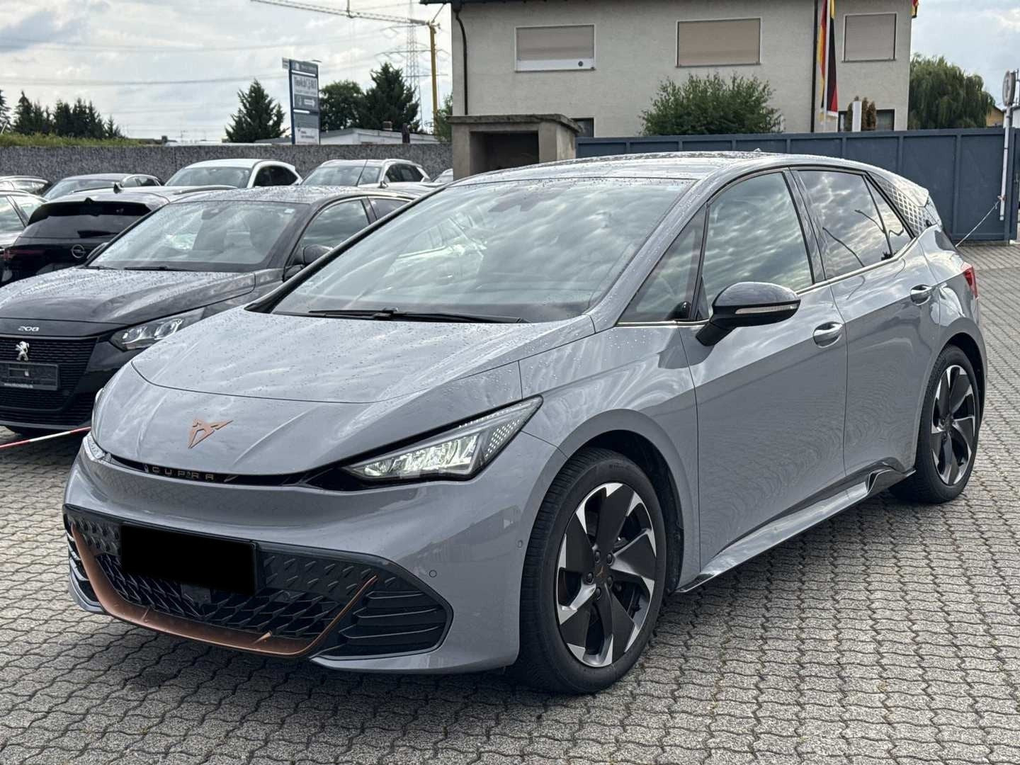 Grå Cupra Born fra 2023