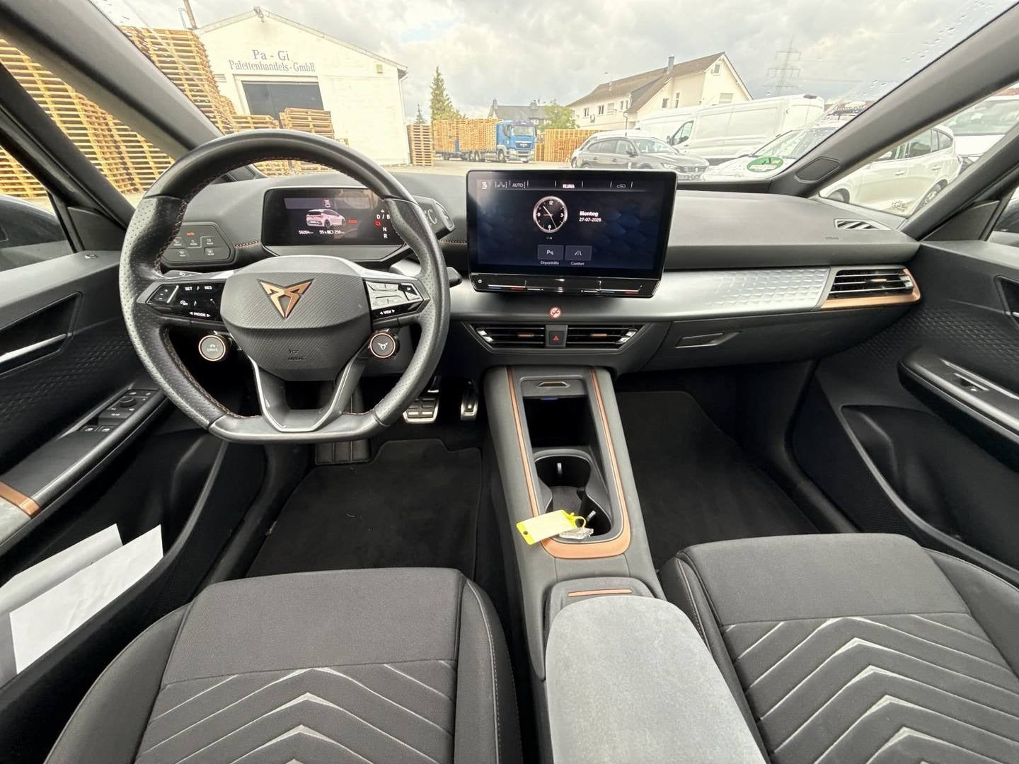 Grå Cupra Born fra 2023