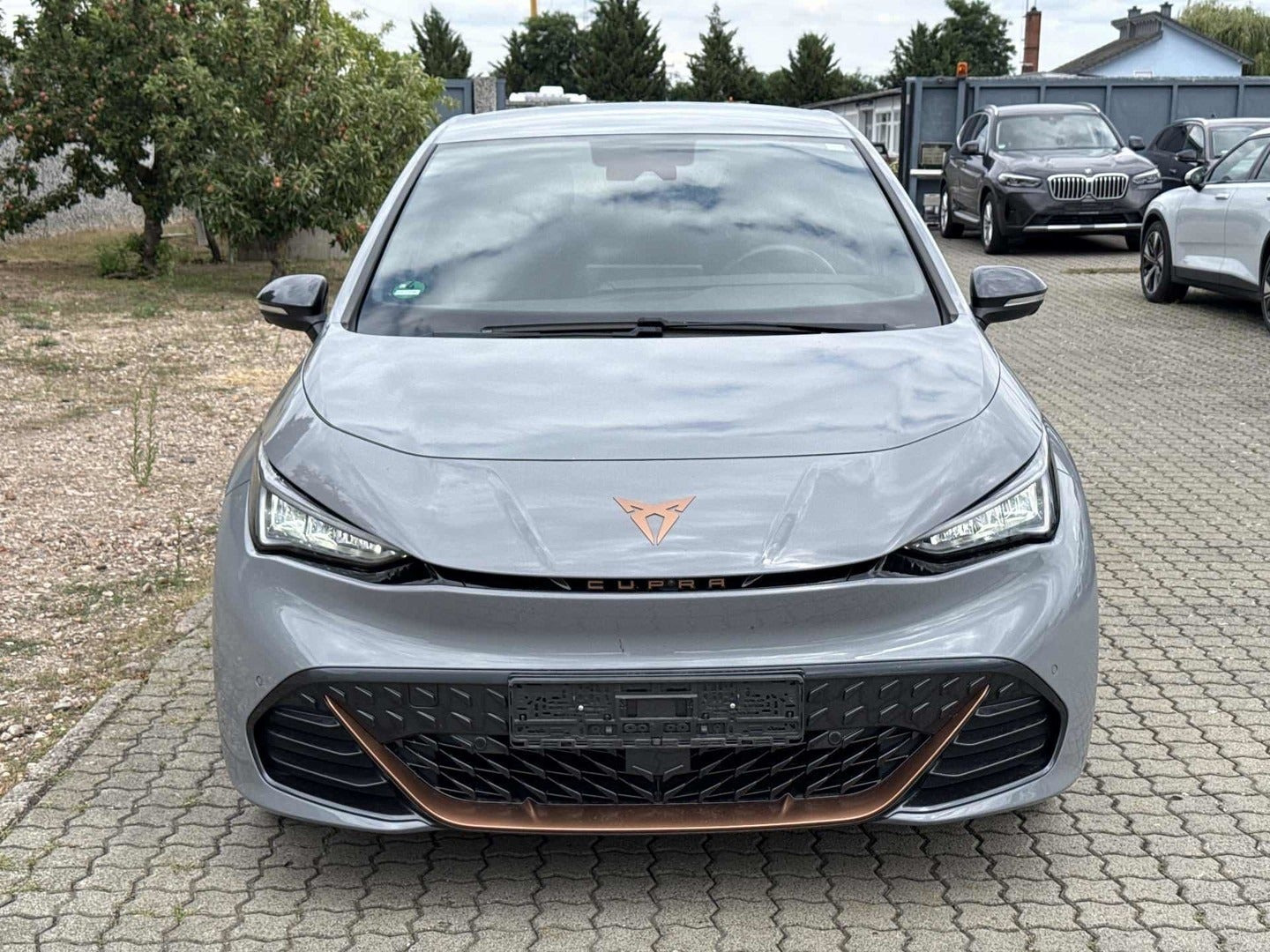 Grå Cupra Born fra 2023