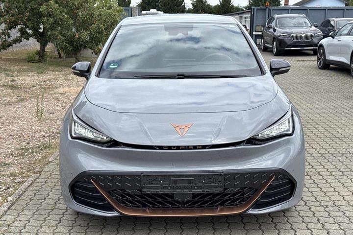Grå Cupra Born fra 2023