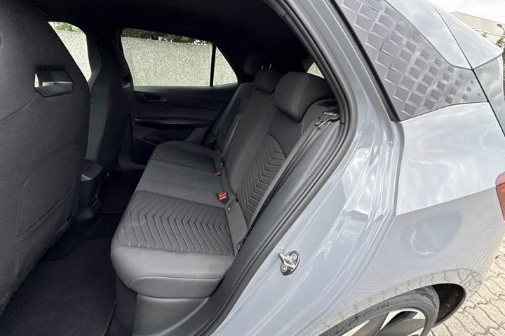 Grå Cupra Born fra 2023