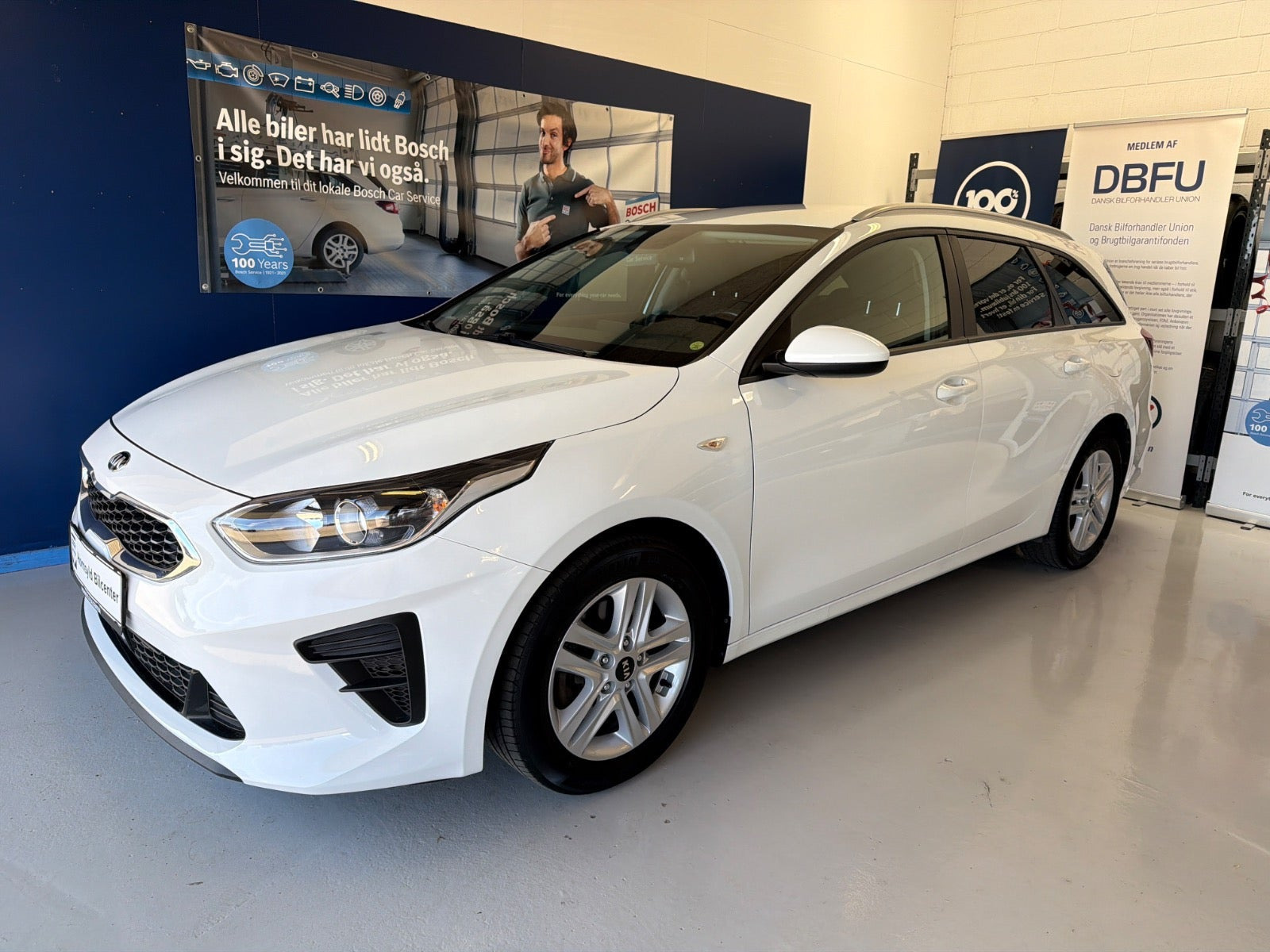 Hvid Kia Ceed fra 2021