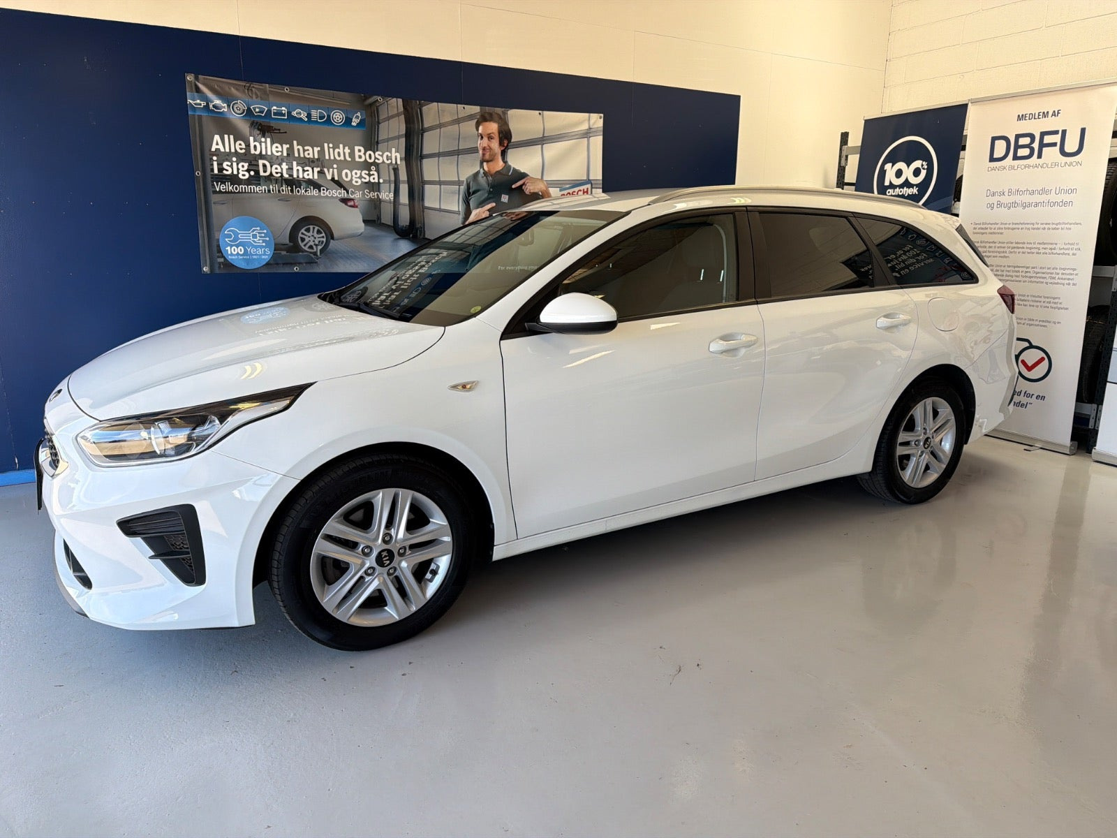 Hvid Kia Ceed fra 2021