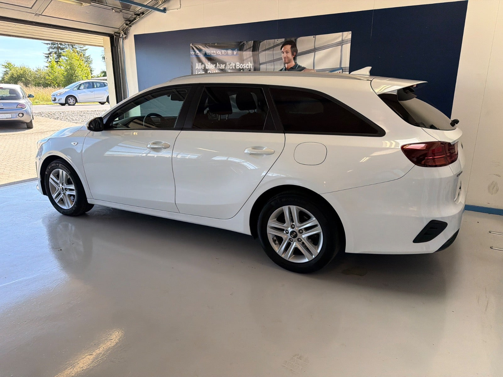 Hvid Kia Ceed fra 2021