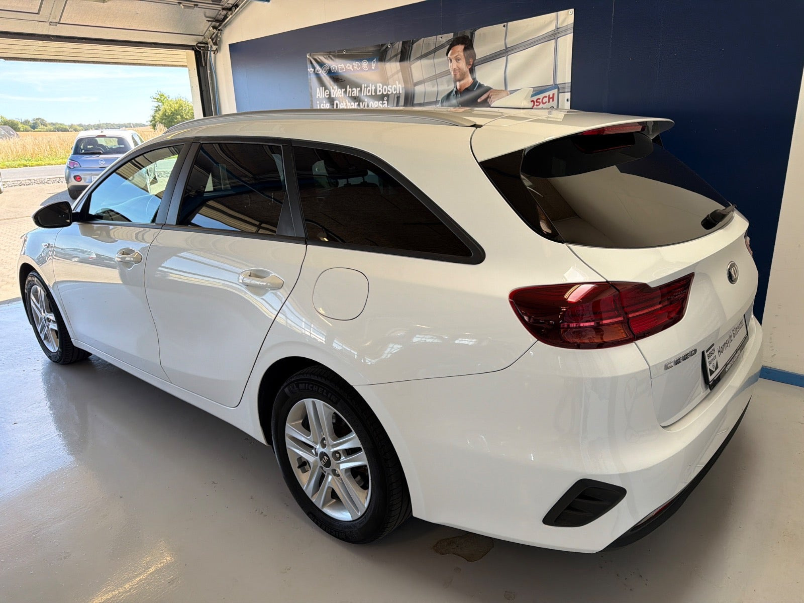 Hvid Kia Ceed fra 2021