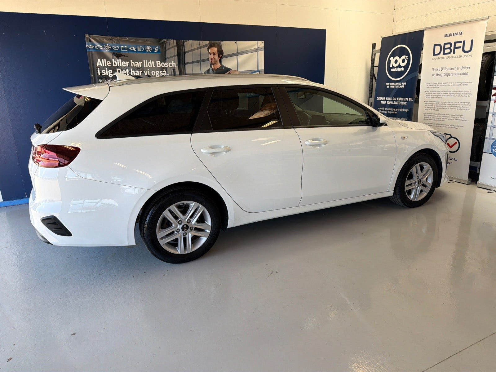 Hvid Kia Ceed fra 2021
