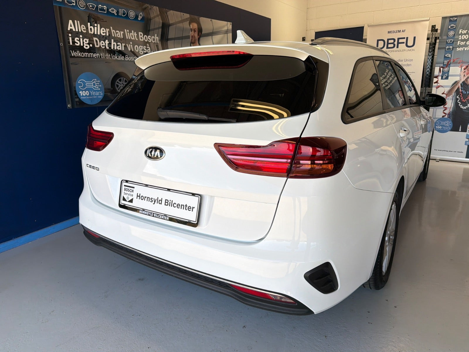 Hvid Kia Ceed fra 2021