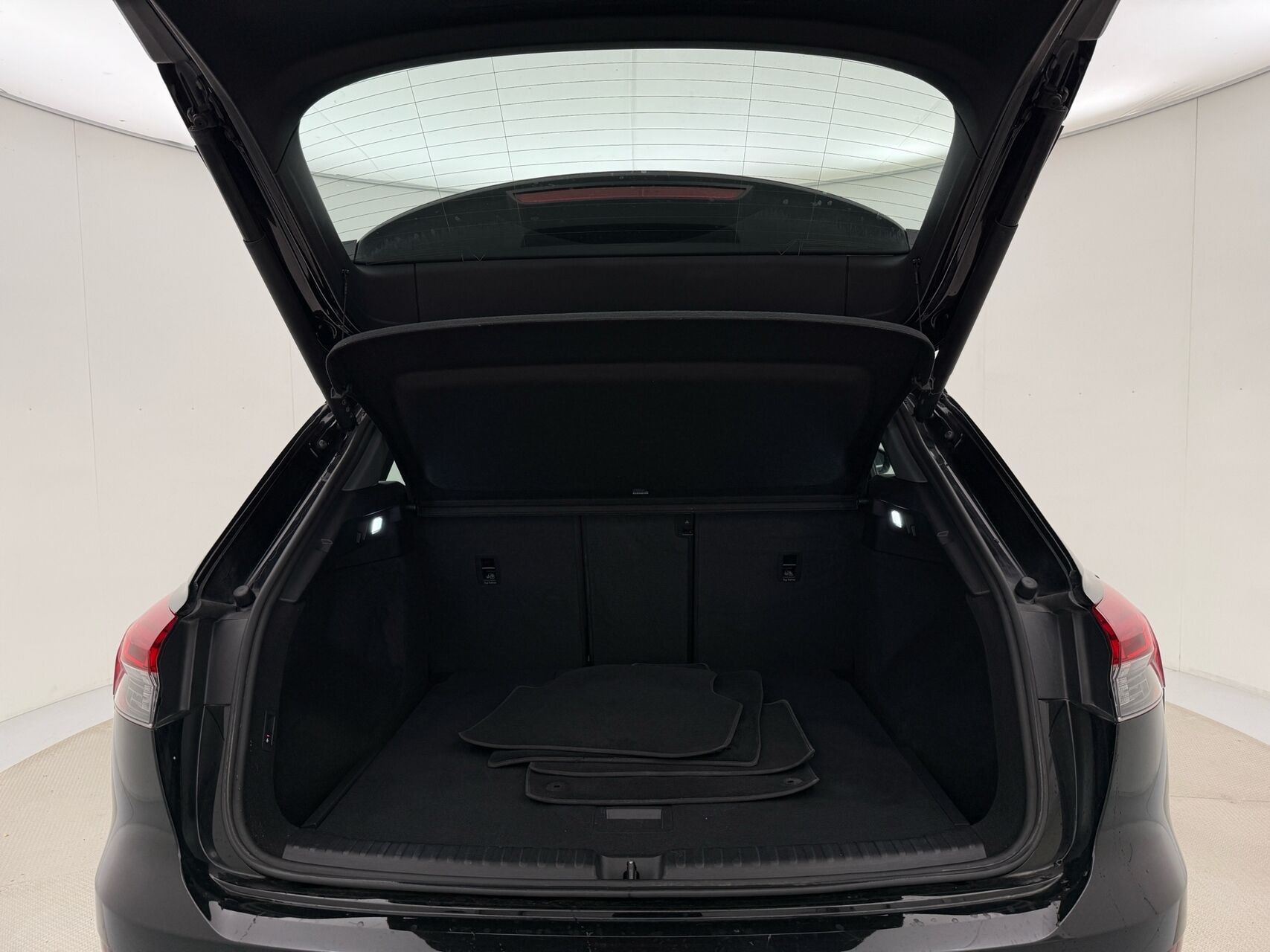 Sort Audi Q4 fra 2023