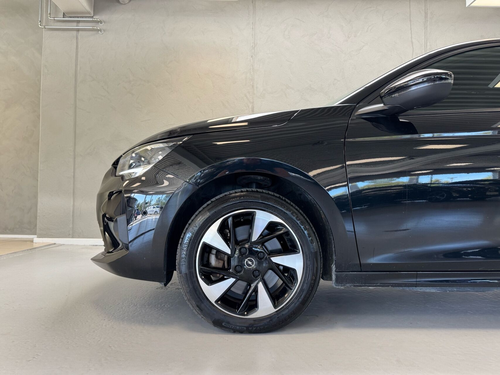 Sort Opel Corsa-e fra 2023