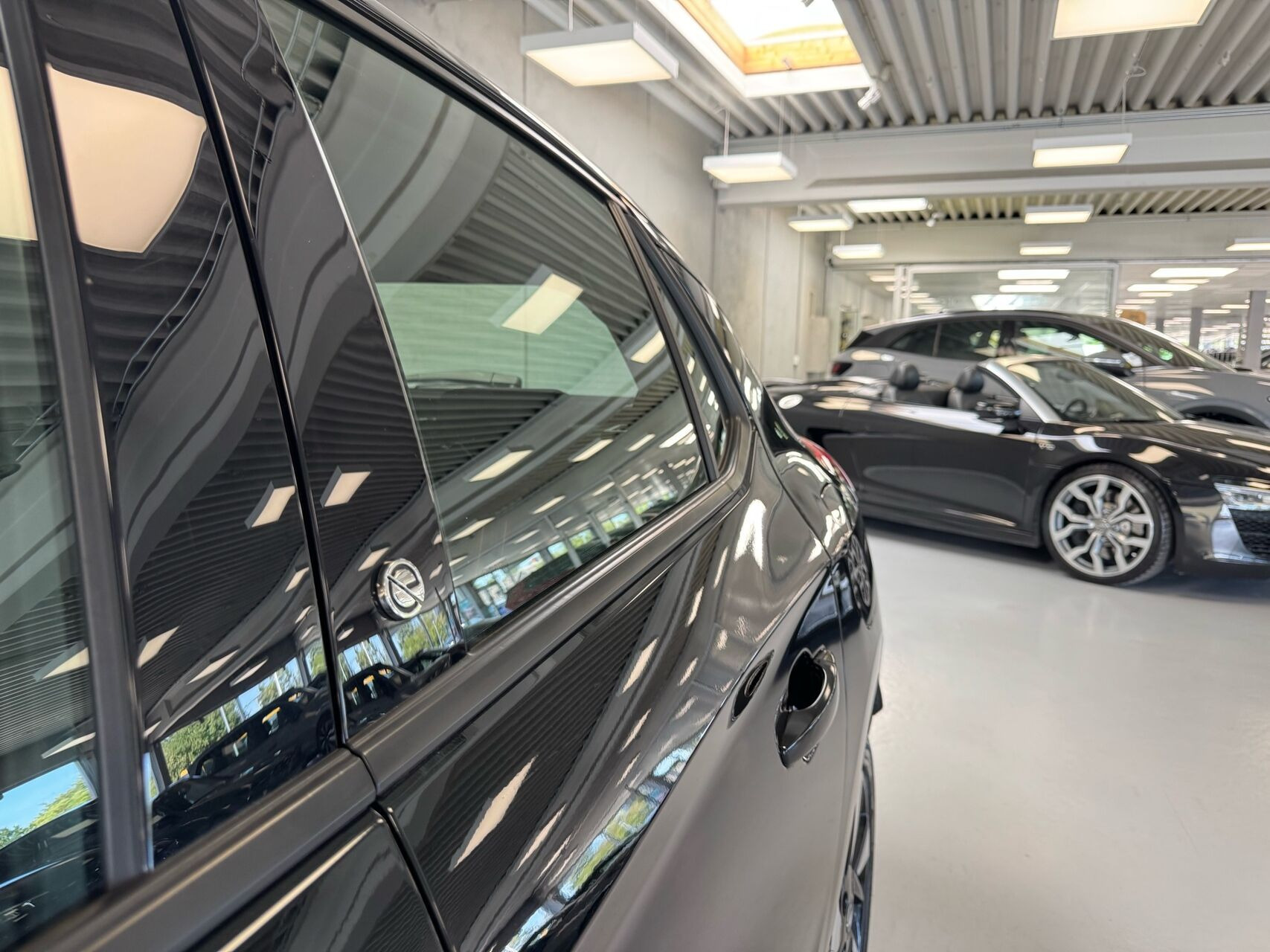 Sort Opel Corsa-e fra 2023