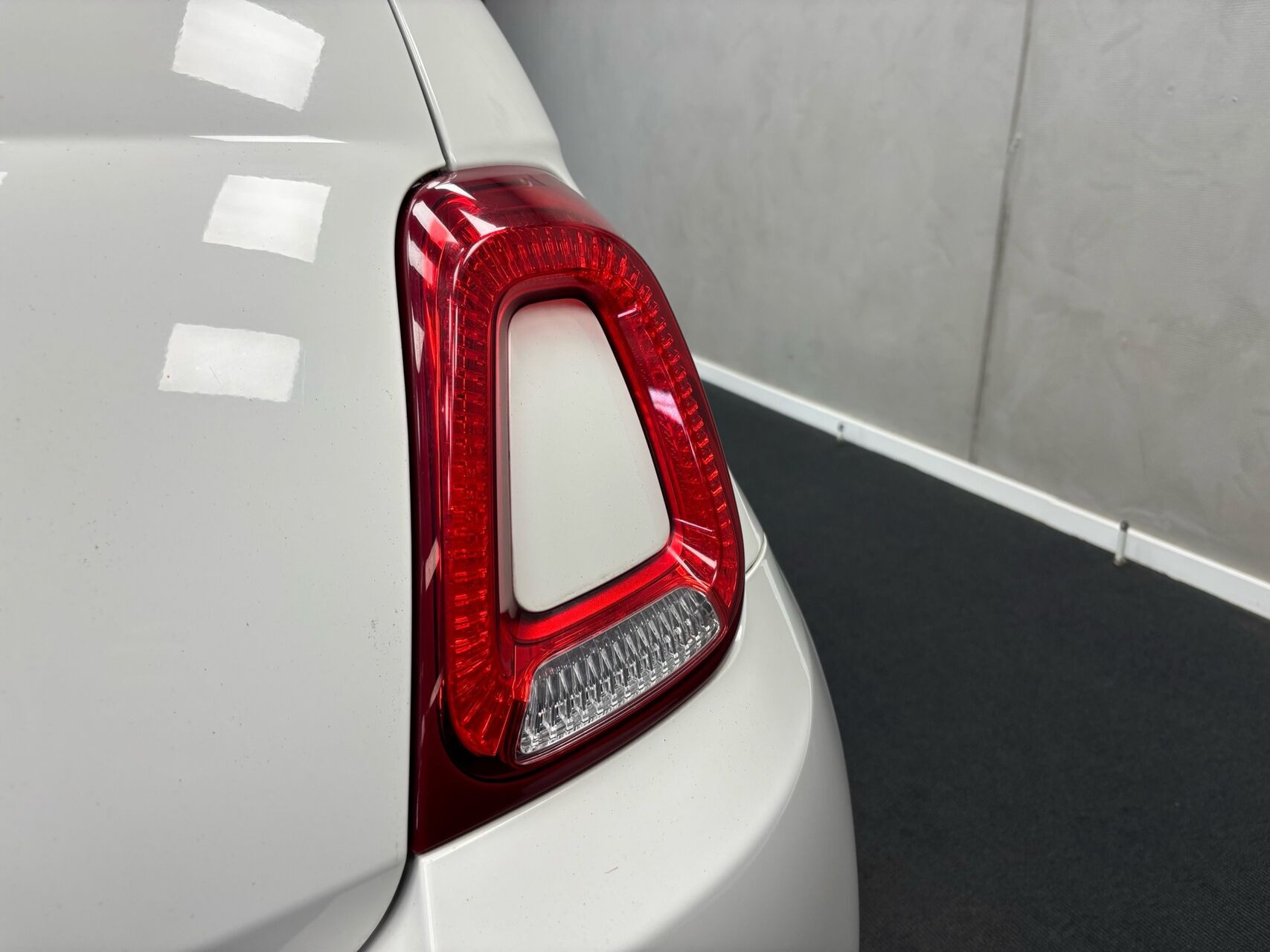 Hvid Fiat 500C fra 2016