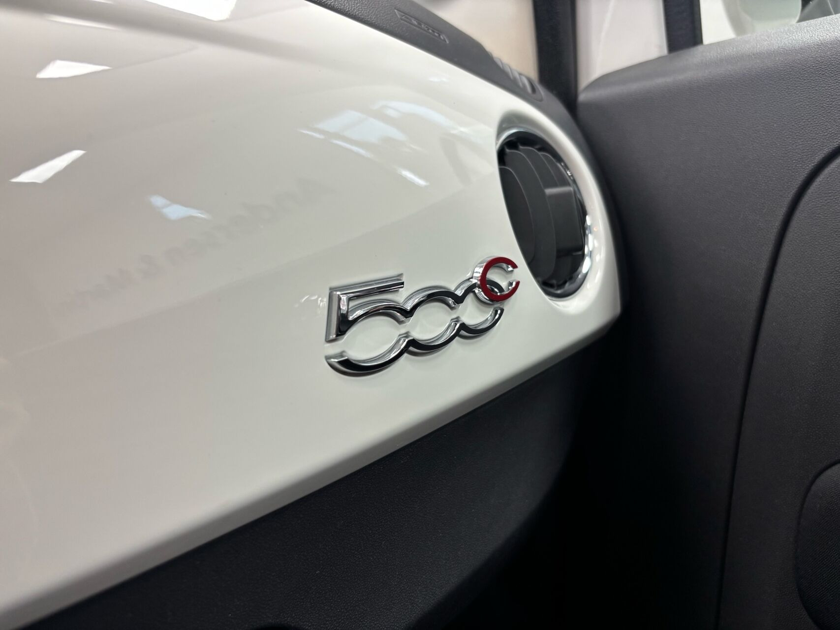 Hvid Fiat 500C fra 2016