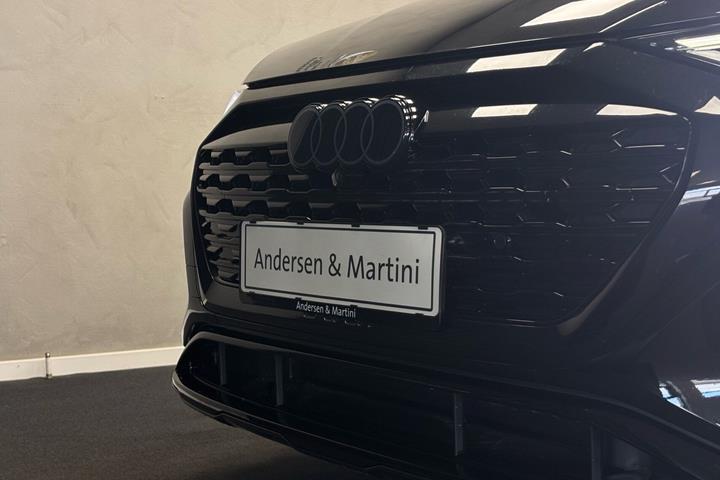 Sort Audi Q8 fra 2024