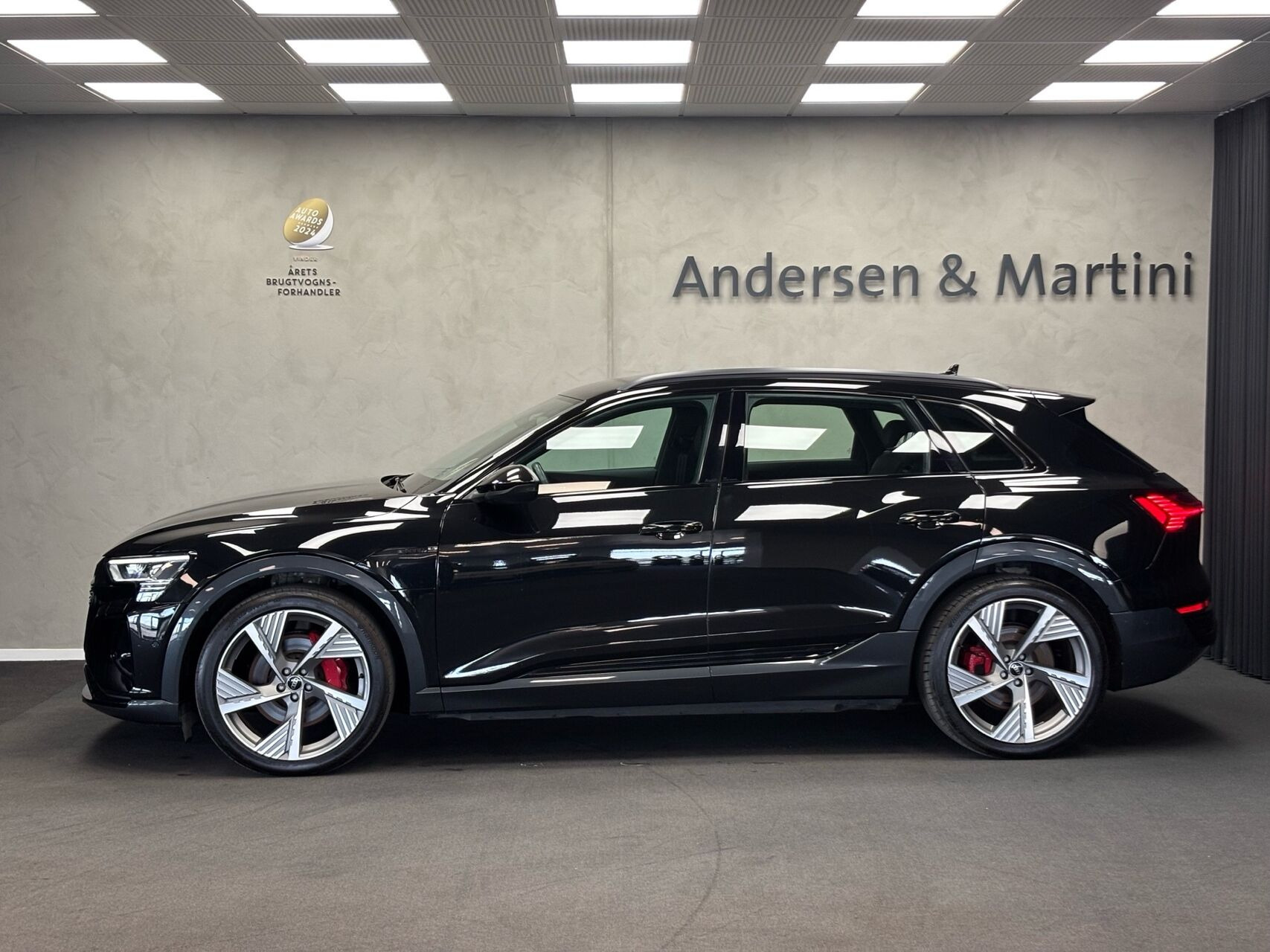 Sort Audi Q8 fra 2024