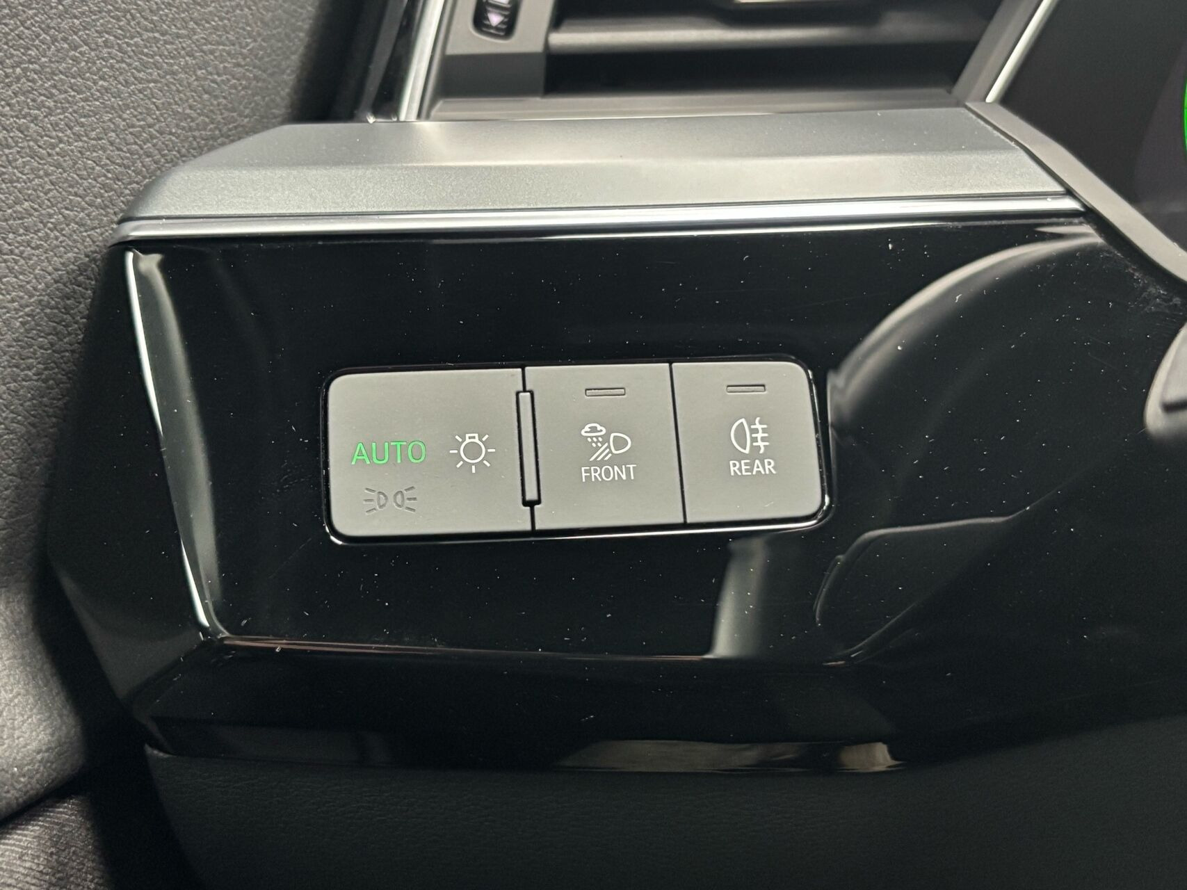 Sort Audi Q8 fra 2024