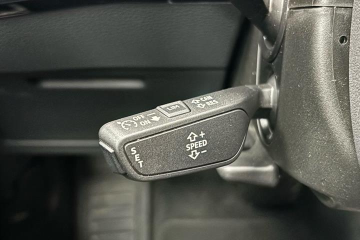 Sort Audi Q8 fra 2024