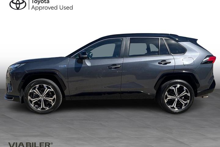 Grå Toyota RAV4 Plug-in fra 2023
