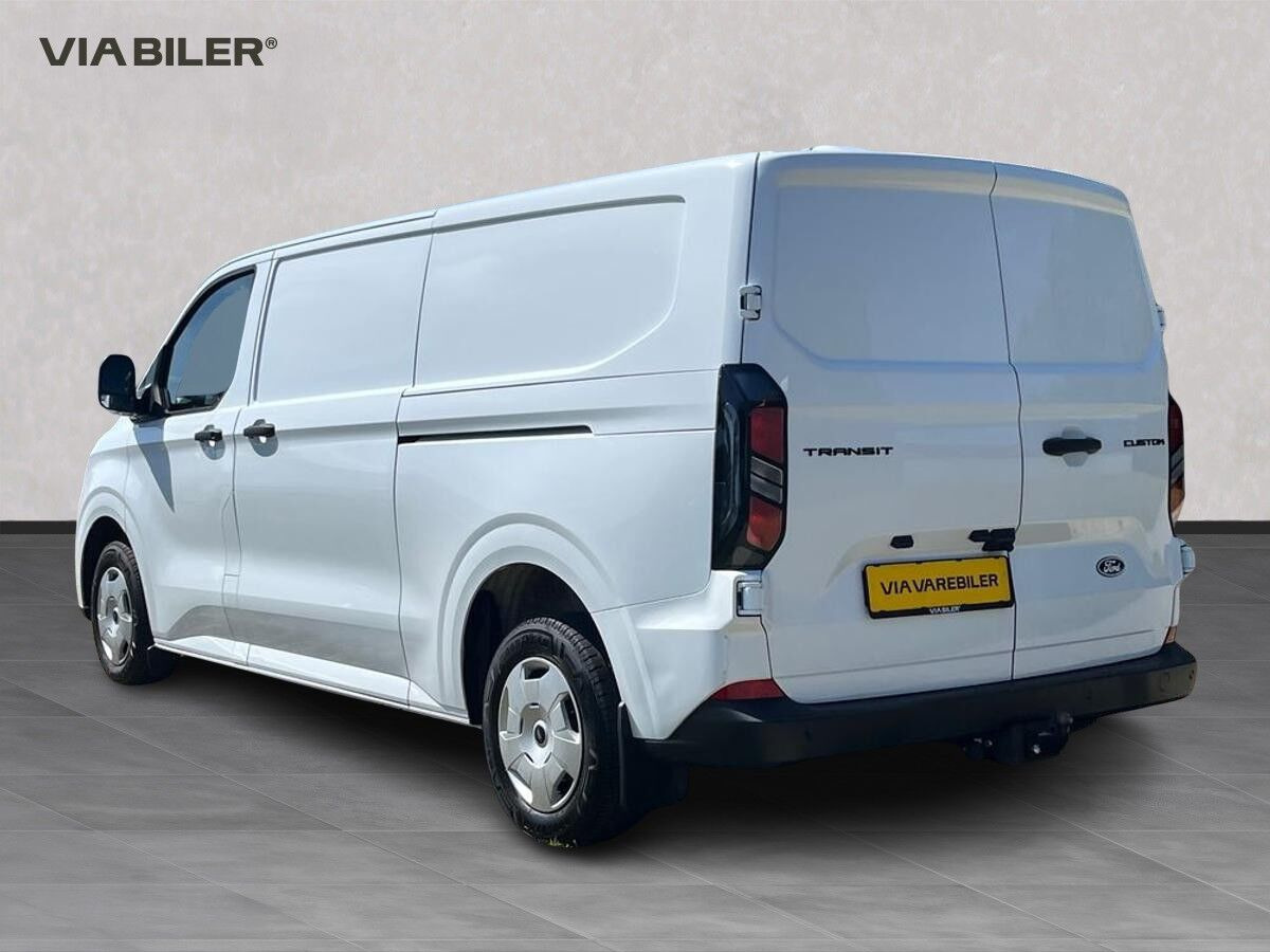 Hvid Ford Transit Custom fra 2025