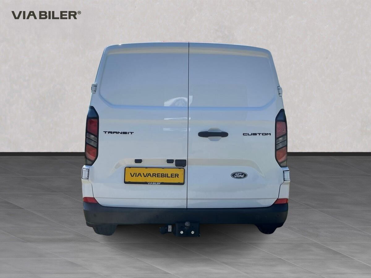 Hvid Ford Transit Custom fra 2025