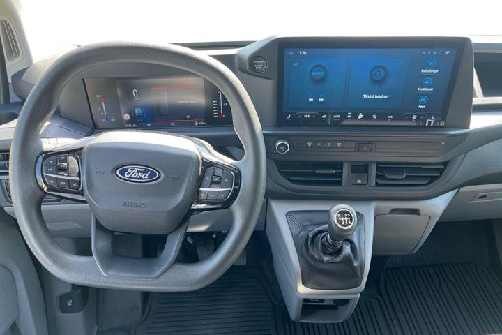 Hvid Ford Transit Custom fra 2025