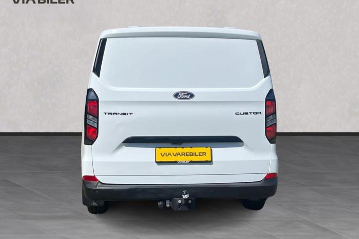 Hvid Ford Transit Custom fra 2025