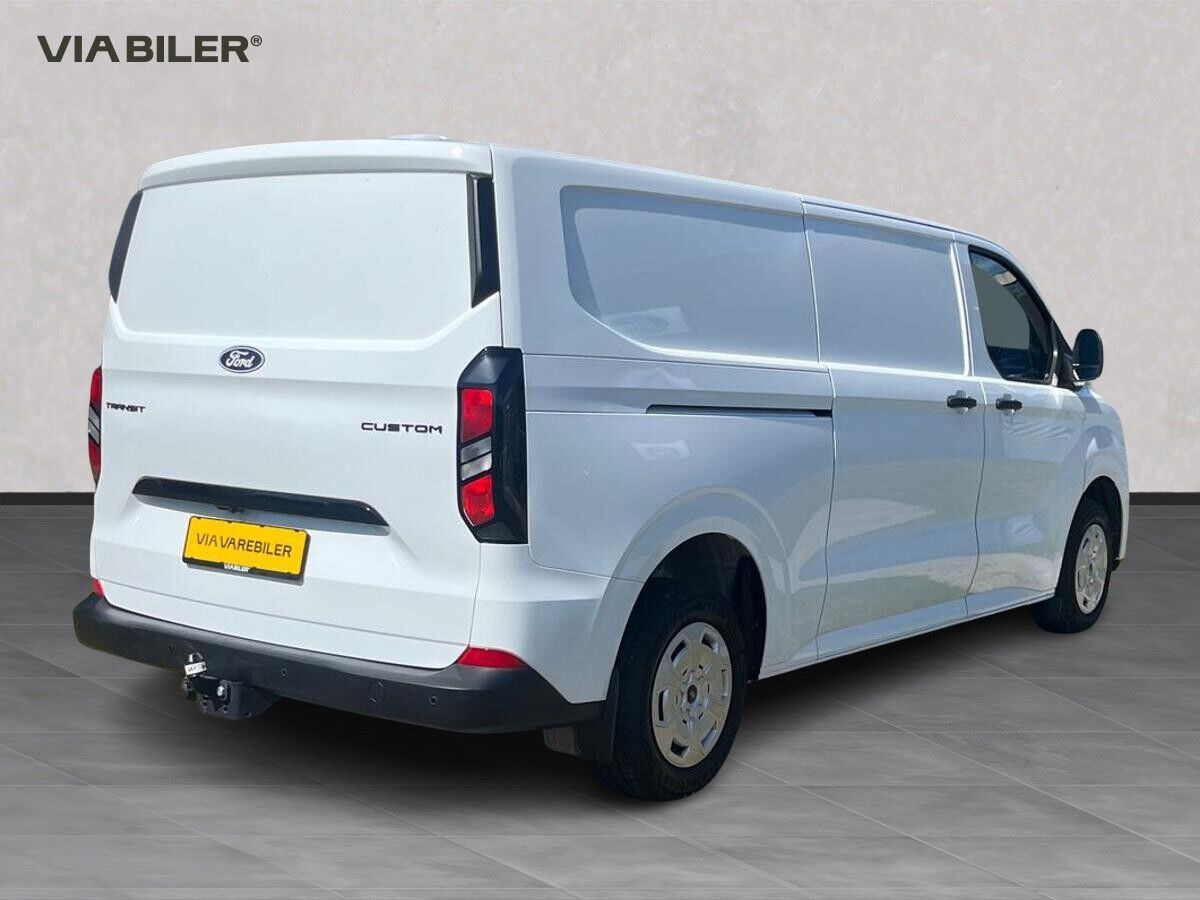 Hvid Ford Transit Custom fra 2025