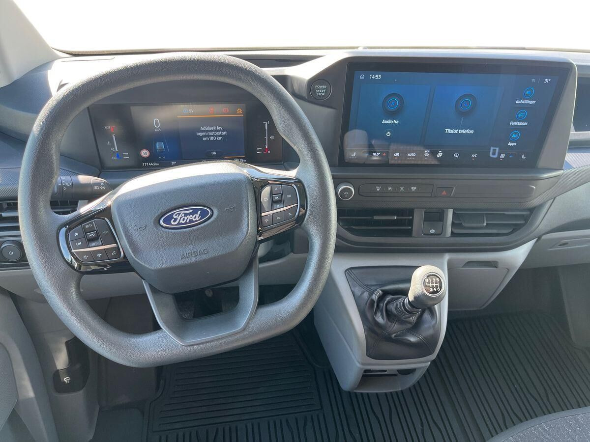 Hvid Ford Transit Custom fra 2025