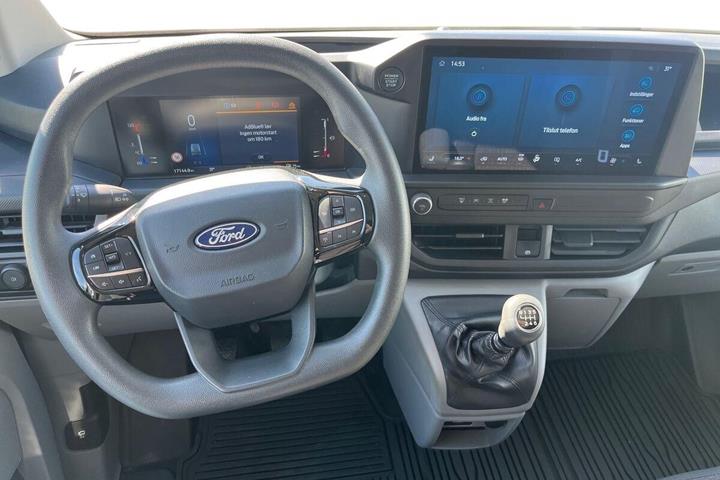 Hvid Ford Transit Custom fra 2025