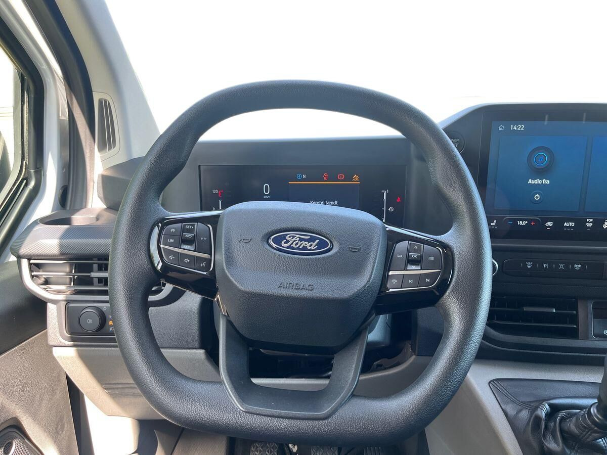 Hvid Ford Transit Custom fra 2025