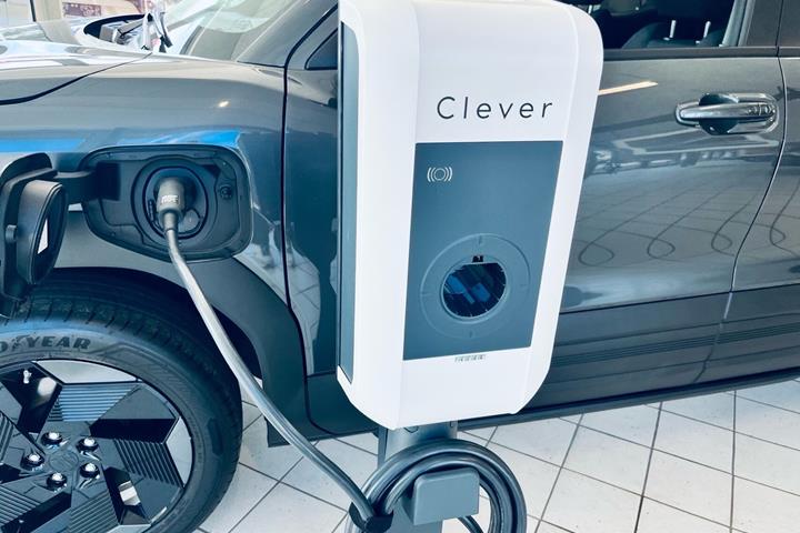 Grå Suzuki e fra 2026