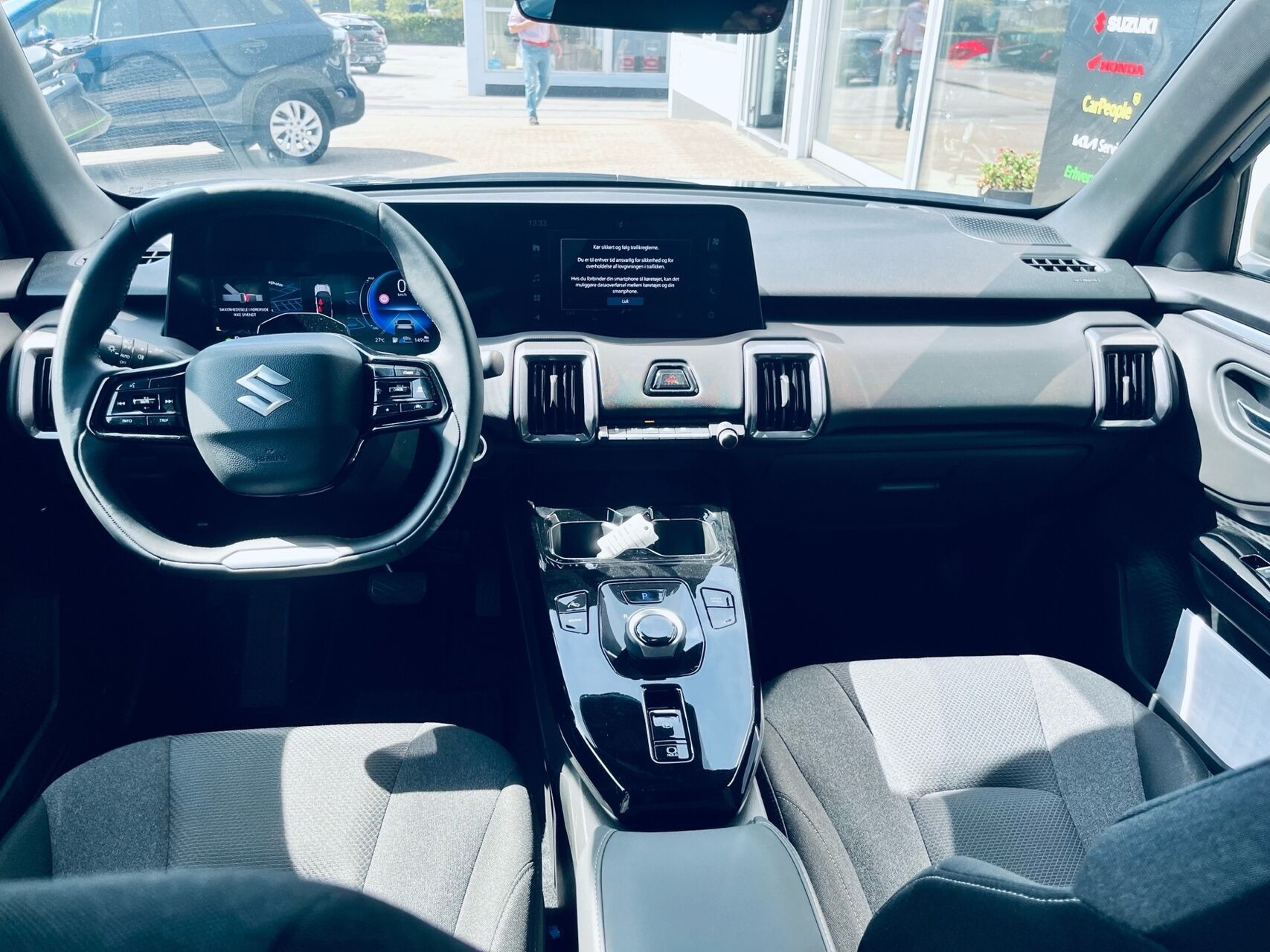 Blå Suzuki e fra 2026