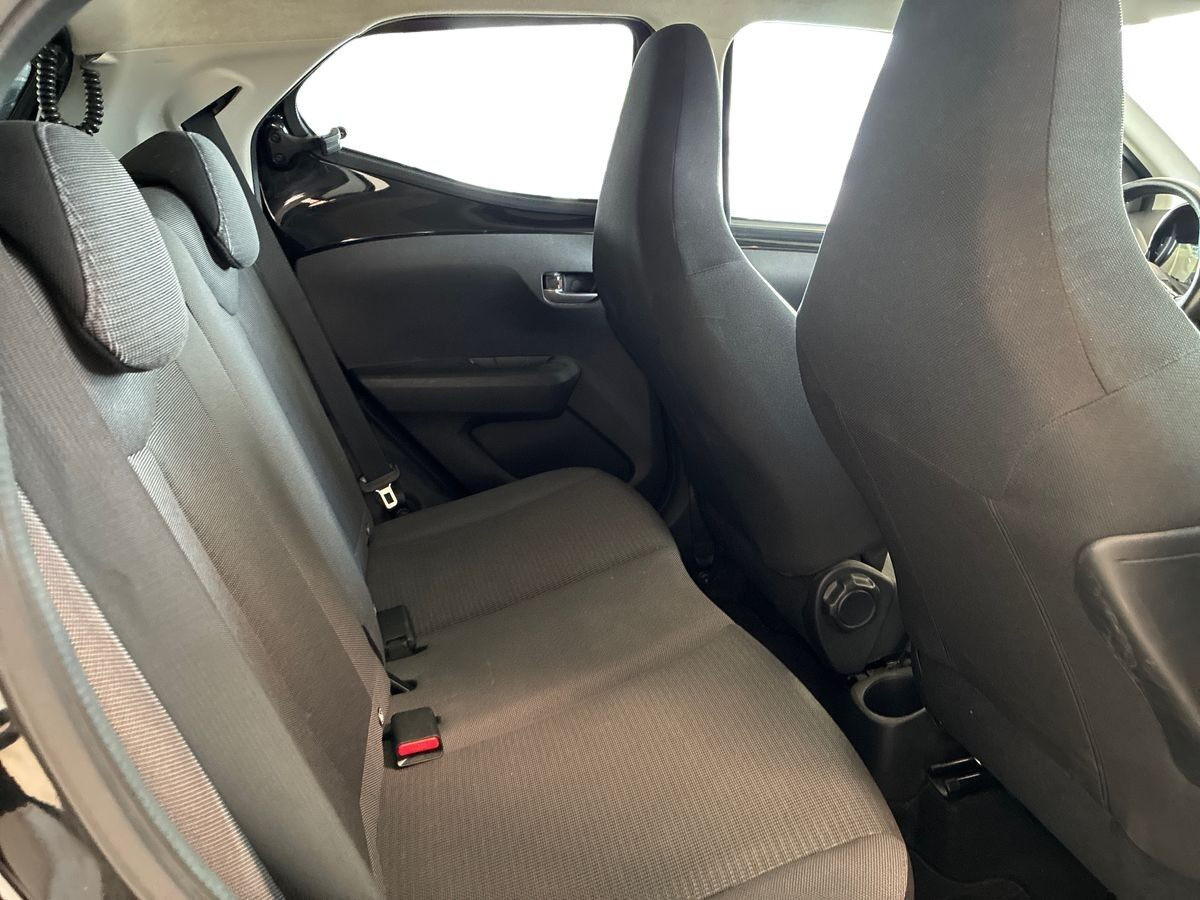 Sort Toyota Aygo fra 2021