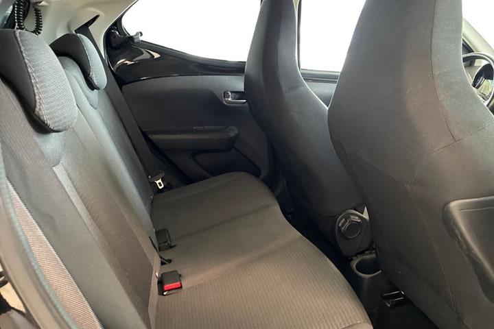 Sort Toyota Aygo fra 2021