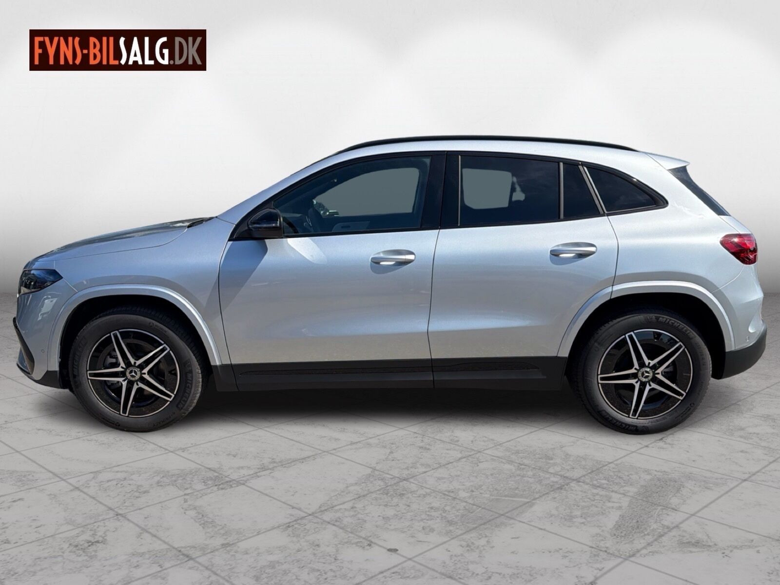 Sølv Mercedes EQA 250 fra 2025