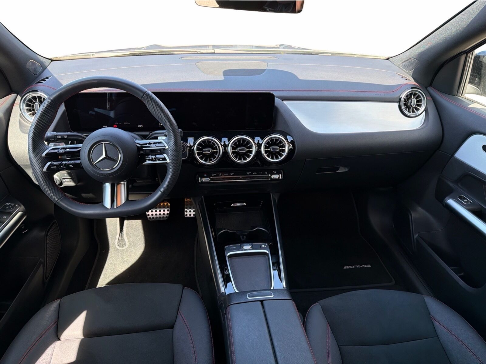 Sølv Mercedes EQA 250 fra 2025