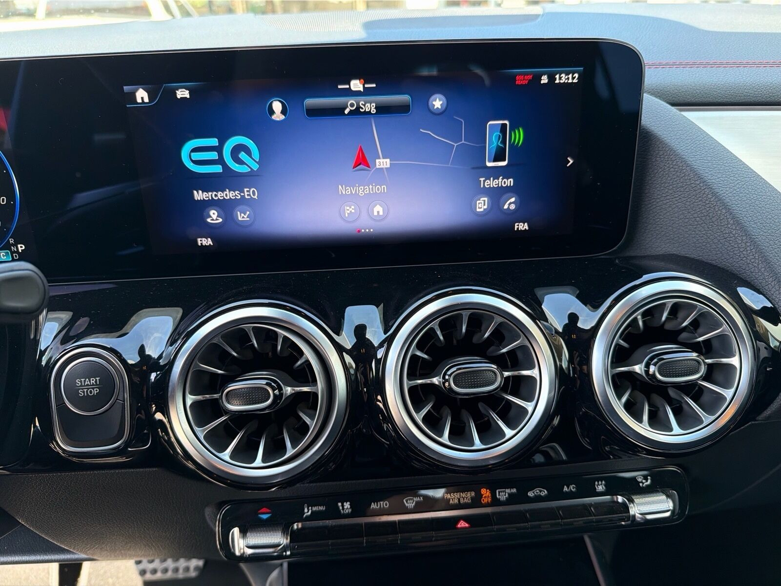 Sølv Mercedes EQA 250 fra 2025