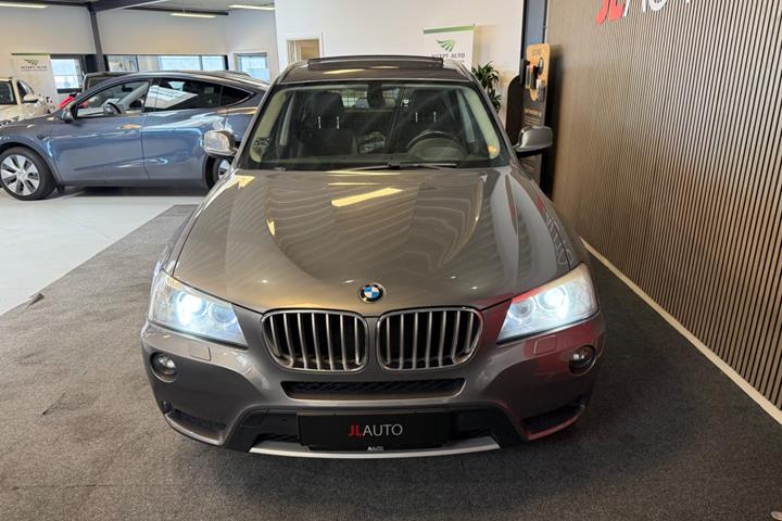 Sølv BMW X3 fra 2011