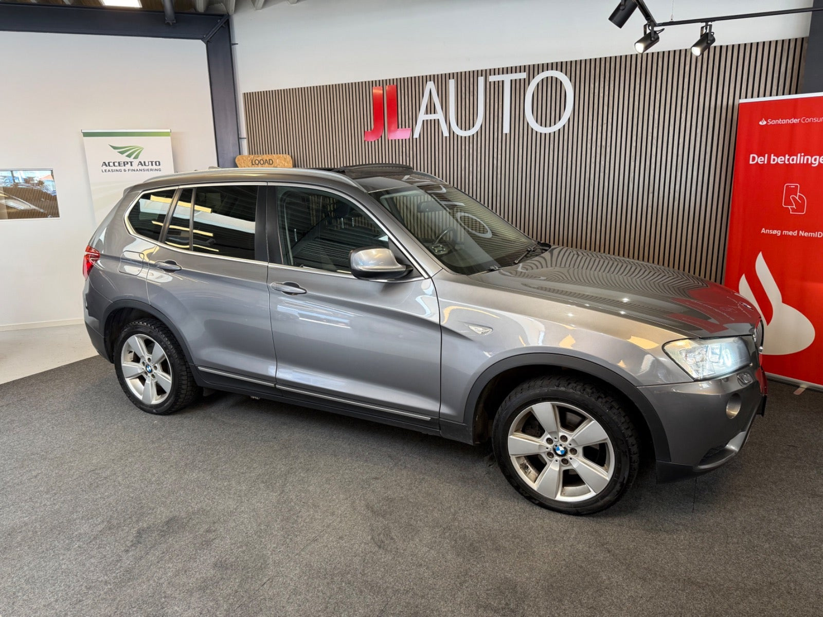 Sølv BMW X3 fra 2011