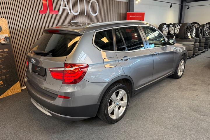 Sølv BMW X3 fra 2011