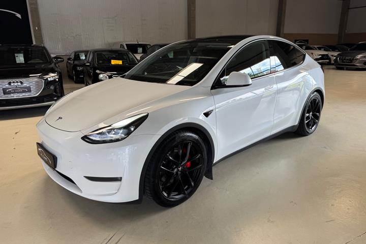 undefined Tesla Model Y fra 2023