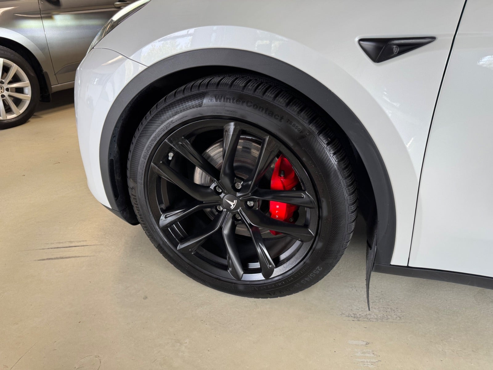 undefined Tesla Model Y fra 2023