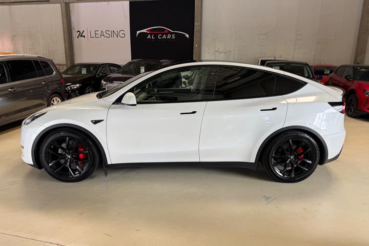 undefined Tesla Model Y fra 2023