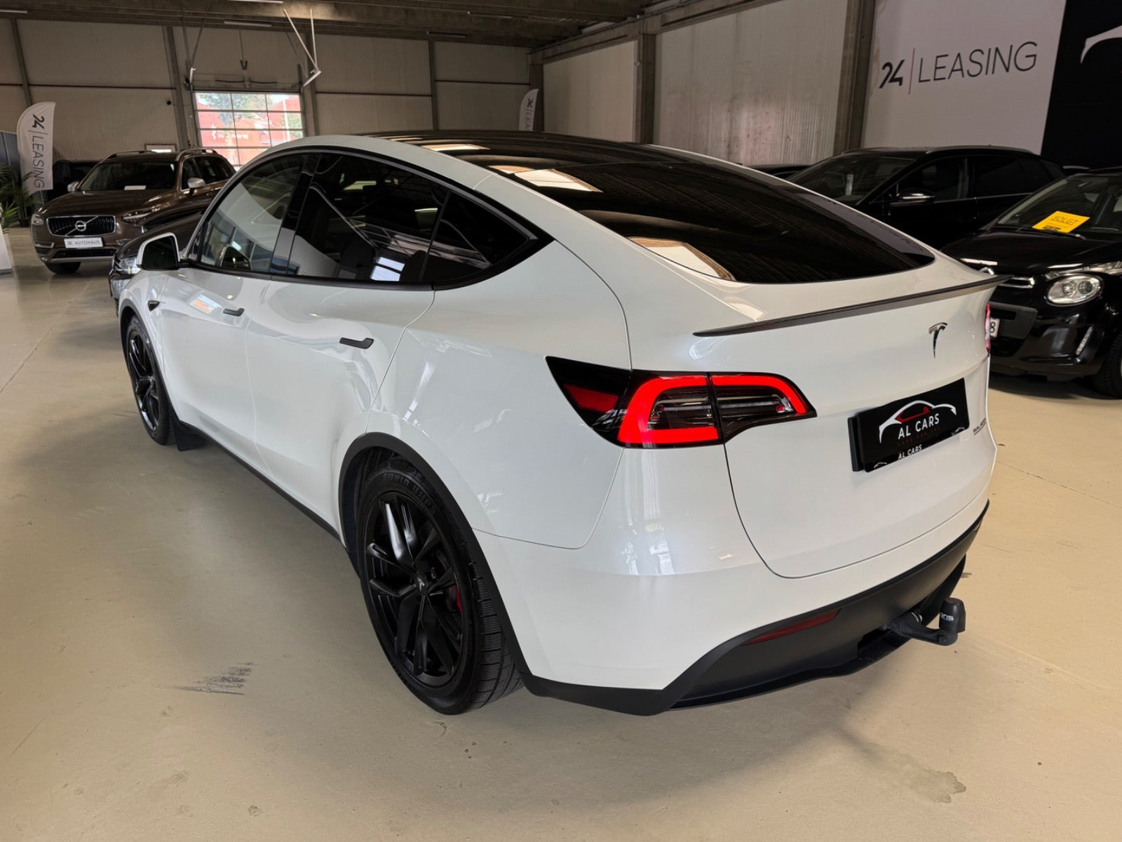 undefined Tesla Model Y fra 2023
