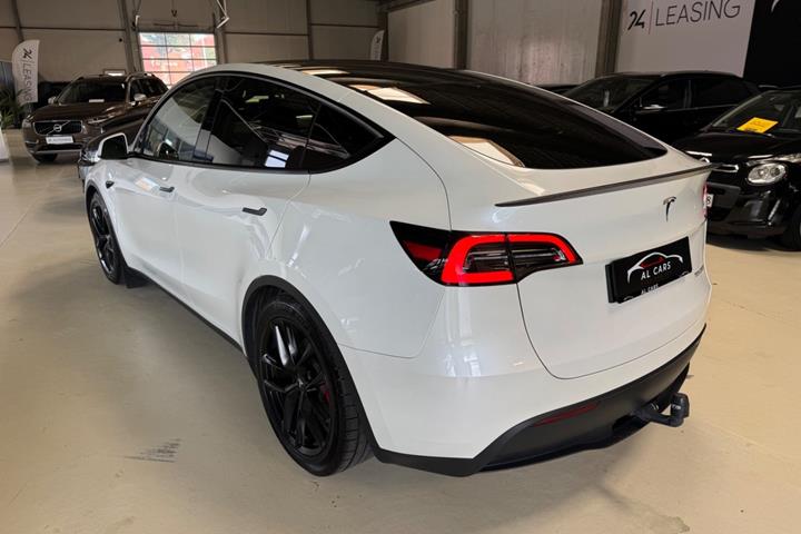 undefined Tesla Model Y fra 2023