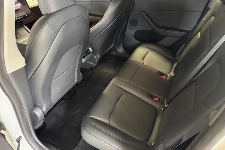 undefined Tesla Model Y fra 2023