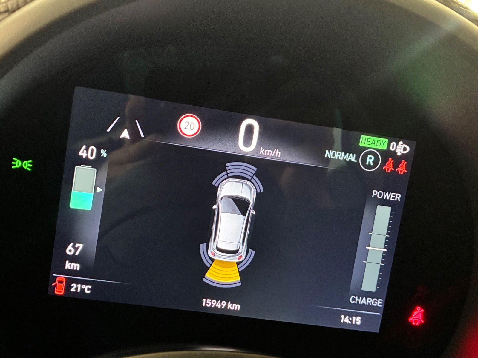 Grå Fiat 500e fra 2023