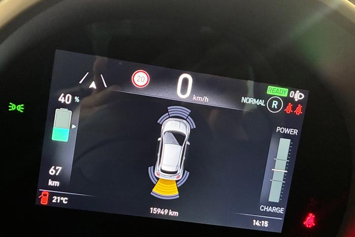 Grå Fiat 500e fra 2023